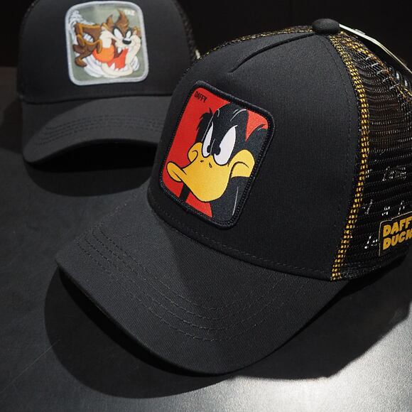 Kappe Capslab - Trucker Looney Tunes - Daffy Duck - Black / Red