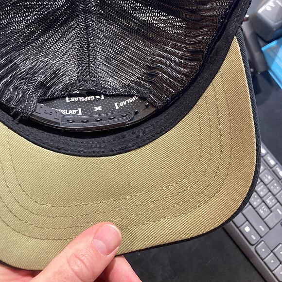 Kappe Capslab - Trucker Looney Tunes - Bugs Bunny - Schwarz