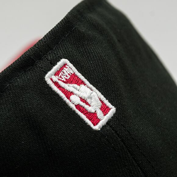 Kappe New Era 59FIFTY NBA Basic Miami Heat - Black / Red