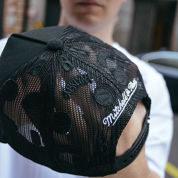 Kappe Mitchell & Ness - NBA Monogram Trucker Brooklyn Nets Black