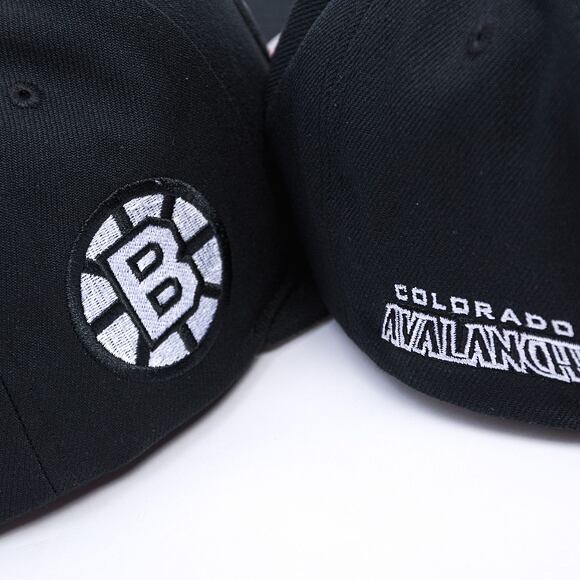 Kappe Mitchell & Ness - Boston Bruins - Evergreen Black White Snapback Vntg - Black