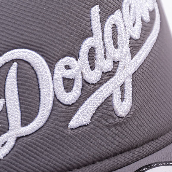 Kappe New Era - MLB Foam Script 9FORTY Trucker - LA Dodgers - Graphite