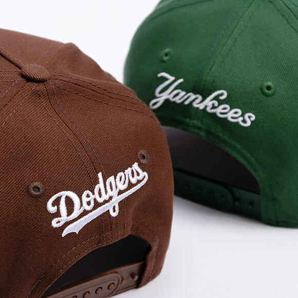 Kappe New Era - MLB Outline Script 9FORTY A-Frame - LA Dodgers - Chestnut Brown