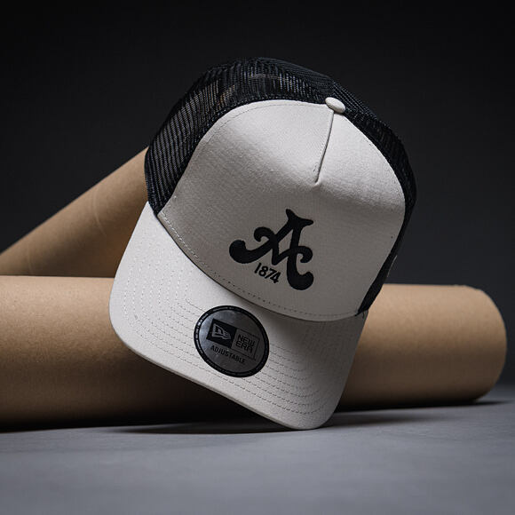 Kappe New Era - Core Logo 9FORTY A-Frame Trucker - ASTON VILLA FC - Stone