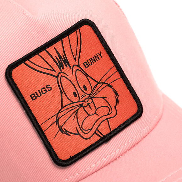Kappe Capslab - Looney Tunes Trucker - Bugs Bunny Line Art Patch - Coral