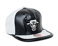 Kappe Mitchell & Ness - Day One Snapback - Chicago Bulls - Black-Grey