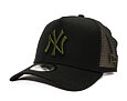 Kappe New Era - MLB Essential 9FORTY Trucker - NY Yankees - Black / Rifle Green