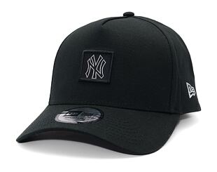 Kappe New Era - MLB Metallic Patch 9FORTY A-Frame - NY Yankees - Black / Silver