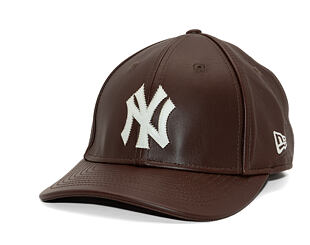 Kappe New Era - MLB IMAGE DROP - Leather 9FORTY M-CROWN - NY Yankees - Brown