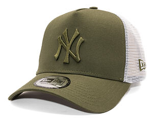 Kappe New Era - MLB League Essential 9FORTY Trucker - NY Yankees - New Olive