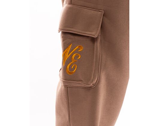 Trainerhose New Era Script Cargo Joggers Ash Brown / Metalic Gold