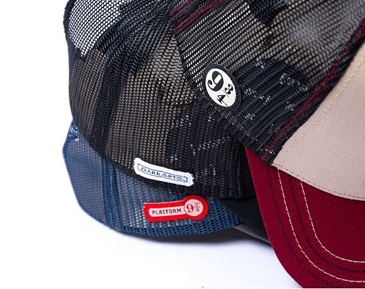 Kappe Capslab Harry Potter Trucker - Hogwarts Express - Stone / Scarlet Red