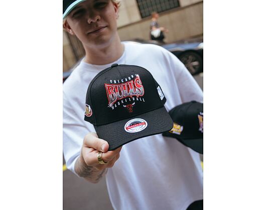 Kappe Mitchell & Ness - NBA Glow Up Classic Red Chicago Bulls Black