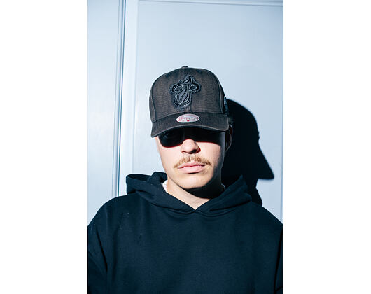 Kappe Mitchell & Ness - NBA Downtown Pro Snapback - Miami Heat - Red