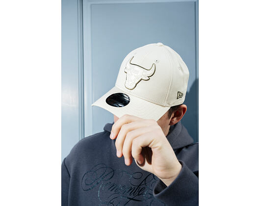 Kappe New Era - NBA Team Outline 9FORTY - Chicago Bulls - Cream