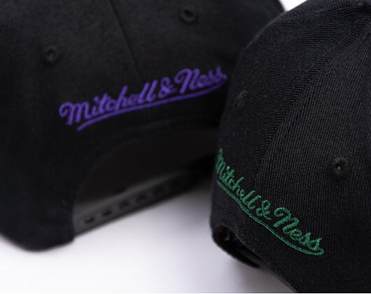 Kappe Mitchell & Ness  - NBA Classic Red Snapback Custom Patch - Milwaukee Bucks - Black