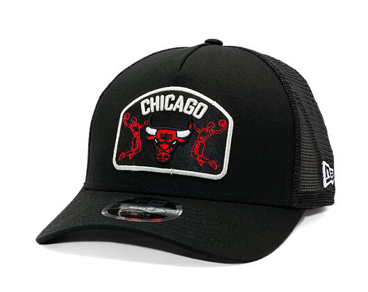 Kappe New Era - NBA Felt Patch 9FORTY M-CROWN A-Frame Trucker - Chicago Bulls - Black