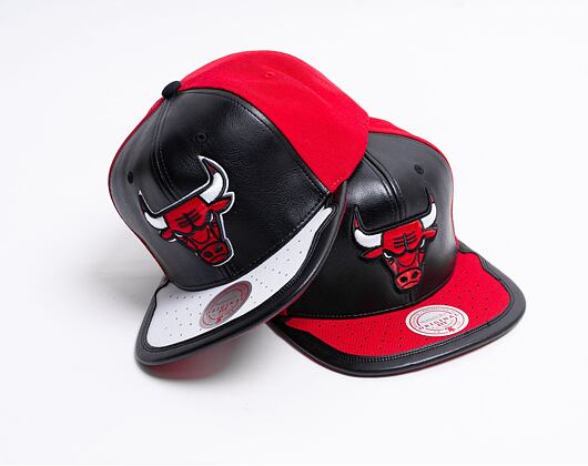 Kappe Mitchell & Ness - Day One Snapback - Chicago Bulls - Black-Red