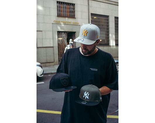 Kappe New Era 9FIFTY NFL Black on Black Las Vegas Raiders Snapback
