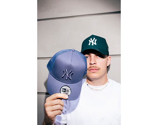 Kappe New Era - MLB League Essential 9FORTY Trucker - NY Yankees - Dark Green / White