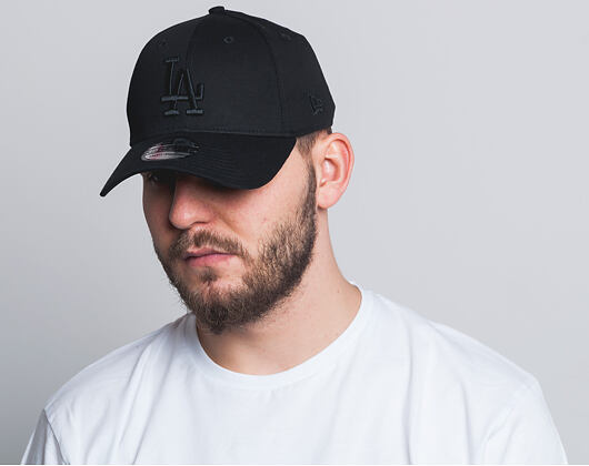 Kappe New Era - MLB Essential 39THIRTY - LA Dodgers - Black