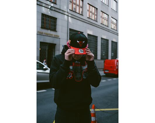 Pullover Mikina Adam Wave × New Era Chicago Bulls Tribute Hoody