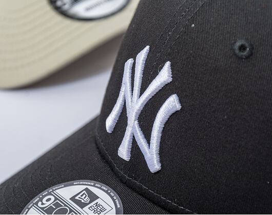 Kappe New Era - MLB Essential 9FORTY - NY Yankees - Black / White