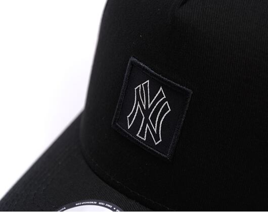 Kappe New Era - MLB Metallic Patch 9FORTY A-Frame - NY Yankees - Black / Silver