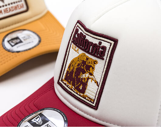 Kappe New Era - Branded Graphic Patch 9FORTY Trucker - White / Cherry