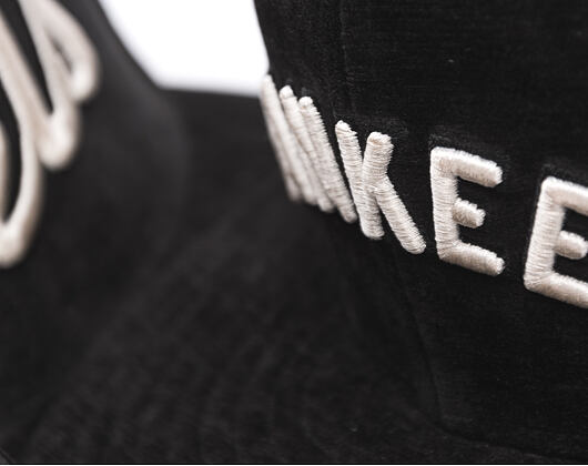 Kappe New Era - "MLB 59FIFTY Day - Velour" - NY Yankees Retro - Black
