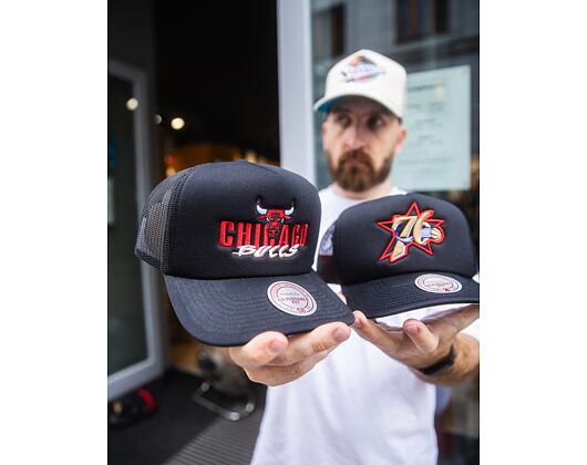 Kappe Mitchell & Ness - Chicago Bulls - Year Of The Snake Trucker - Black