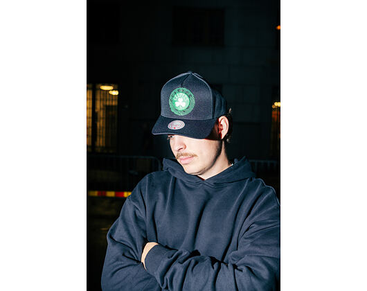 Kappe Mitchell & Ness - NBA Tilted Pro Snapback - Boston Celtics - Black