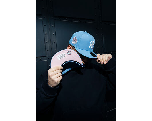 Kappe New Era - MLB 1999 WS 59FIFTY - NY Yankees - Sky Blue / Pink UV