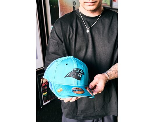 Kappe New Era - NFL 2026 Sideline 9SEVENTY Stretch-Snap - Carolina Panthers - Team Color