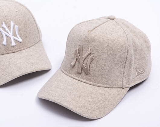 Kappe New Era - MLB Melton Wool 9FORTY A-Frame - NY Yankees - Stone