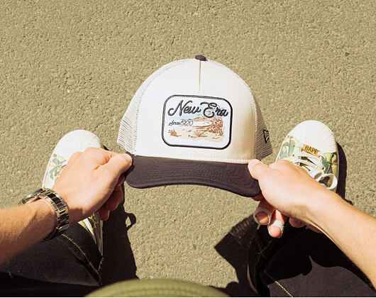 Kappe New Era - Branded Wild West Patch 9FORTY M-CROWN A-Frame Trucker - Cream / Navy