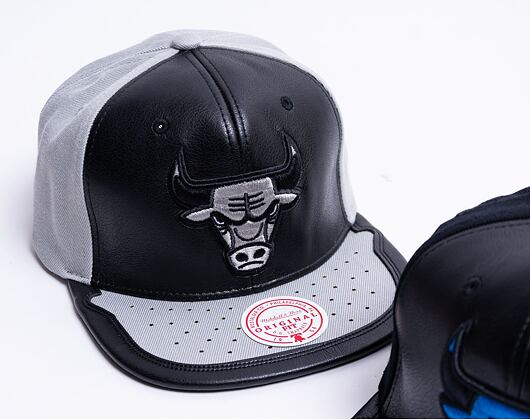 Kappe Mitchell & Ness - Day One Snapback - Chicago Bulls - Black-Grey
