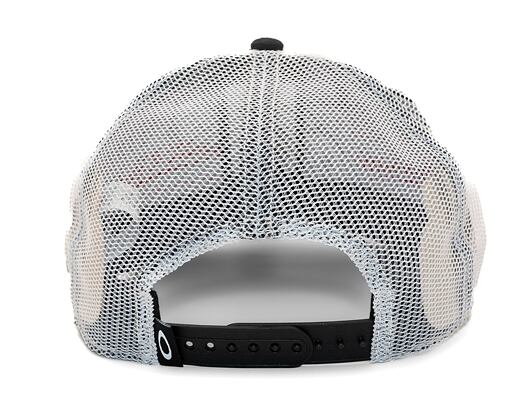 Kappe Oakley - Golf WMPO Souvenir Trucker Hat - Black/White