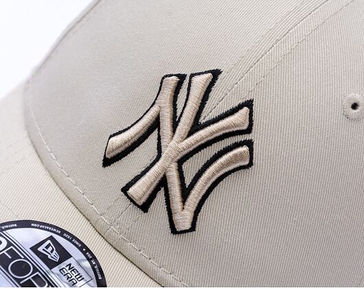 Kappe New Era - MLB Team Outline 9FORTY - NY Yankees - Stone / Black