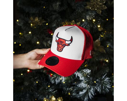 Kappe New Era - NBA Team Clear 9FORTY Trucker - Chicago Bulls - White / Red