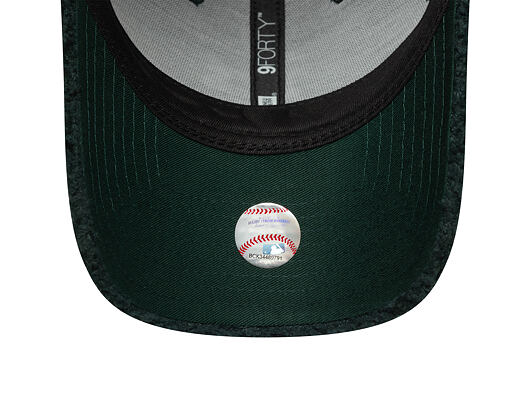Kappe New Era - MLB Winter Borg Teddy Fleece 9FORTY - Oakland Athletics - Dark Green / White