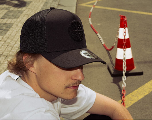 Kappe New Era - MLB Tech Pack 9FORTY A-Frame Trucker - Seattle Mariners - Black