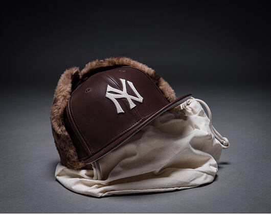 Kappe New Era - MLB IMAGE DROP Leather Dog-Ear 59FIFTY - NY Yankees - Deep Auburn