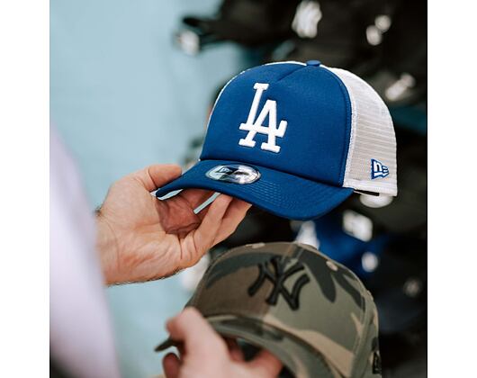 Kappe New Era - MLB Clean 9FORTY Trucker - LA Dodgers - Light Royal / White
