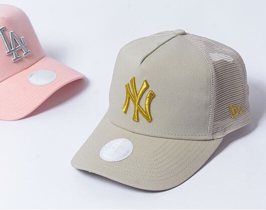 Damen Kappe New Era - 9FORTY Trucker Metallic - NY Yankees - Stone / Gold
