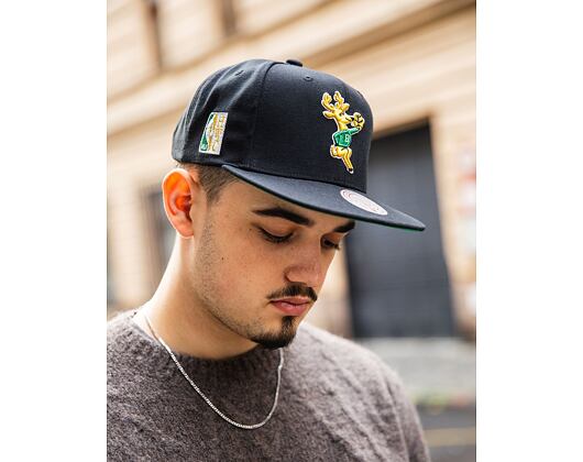 Kappe Mitchell & Ness - Shine On Snapback Hwc - Milwaukee Bucks - Black