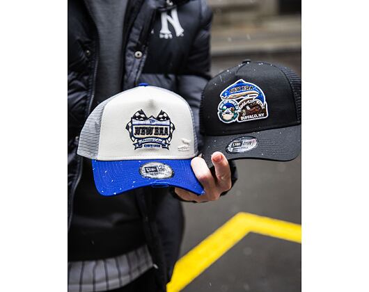 Kappe New Era - Motosport 9FORTY Trucker - Cream / Light Royal