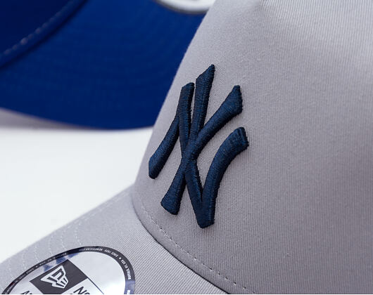 Kappe New Era - MLB Side Patch 9FORTY Trucker - NY Yankees - Grey