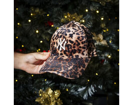 Damen Kappe New Era - MLB Womens Leo Velour 9FORTY - NY Yankees - Brown / Cream