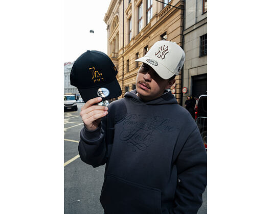 Kappe New Era - MLB Outline 9FORTY Trucker - NY Yankees - Cream